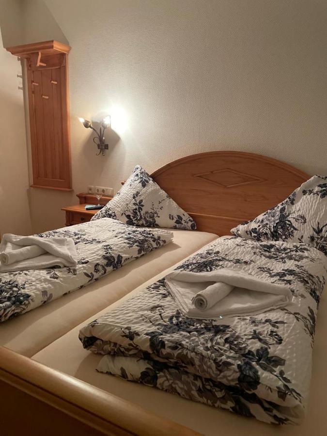 Hotel Und Restaurant Gruner Hahn Elsenfeld Экстерьер фото